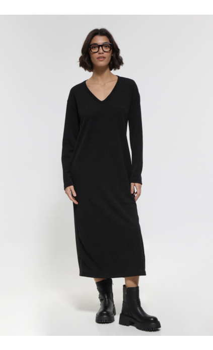 BLACK V-NECK LONG SLEEVED ONE PIECE DRESS