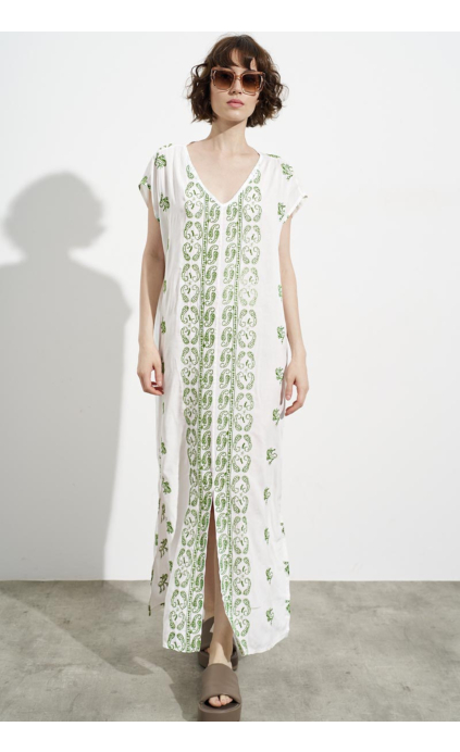 MAXI WHITE DRESS WITH GREEN EMBROIDERY, SHORT SLEEVE, V-NECK AND SIDE RIPS, VISCOSE 