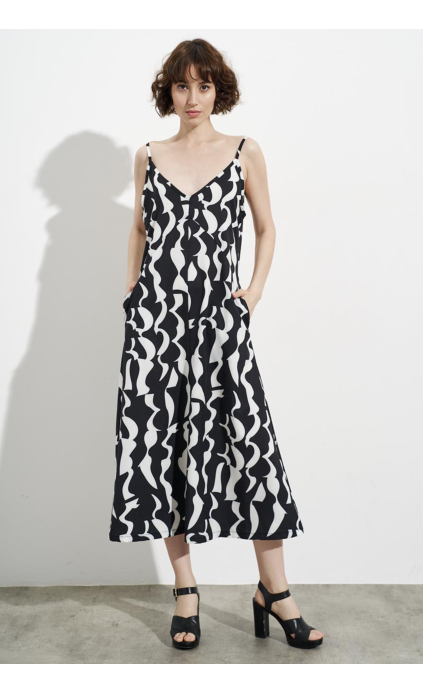 A-LINE DRESS WITH BRACES, WITH POCKETS, BLACK & WHITE