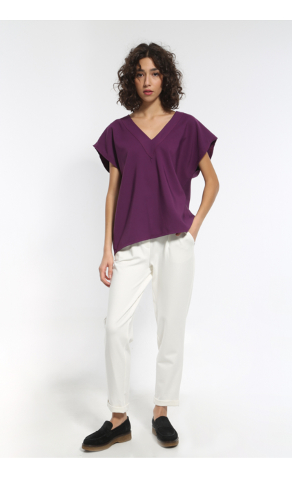 PURPLE SHORT-SLEEVE V-NECK T-SHIRT