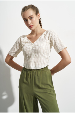 SHORTSLEEVE BLOUSE WITH V  CUTTING