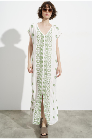 MAXI WHITE DRESS WITH GREEN EMBROIDERY, SHORT SLEEVE, V-NECK AND SIDE RIPS, VISCOSE 