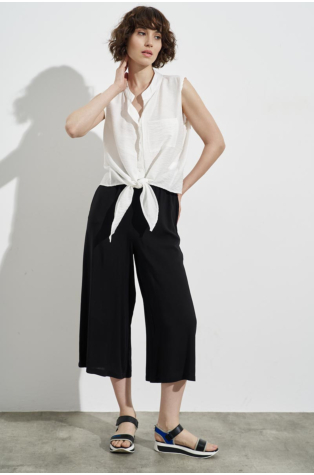 WHITE COLLARLESS SLEEVELESS TIE-FRONT SHIRT