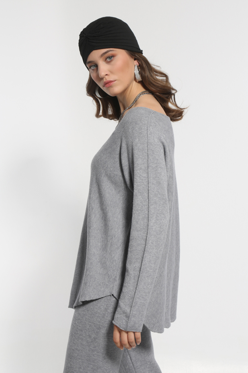 GRAY LONG SLEEVED V-SHIRT