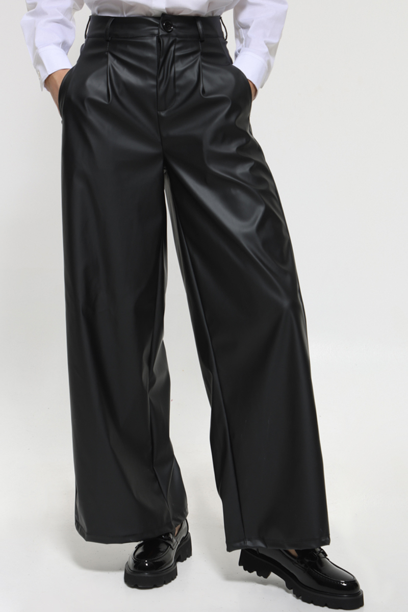 BLACK LEATHER LOOK WIDE LINE PANTS