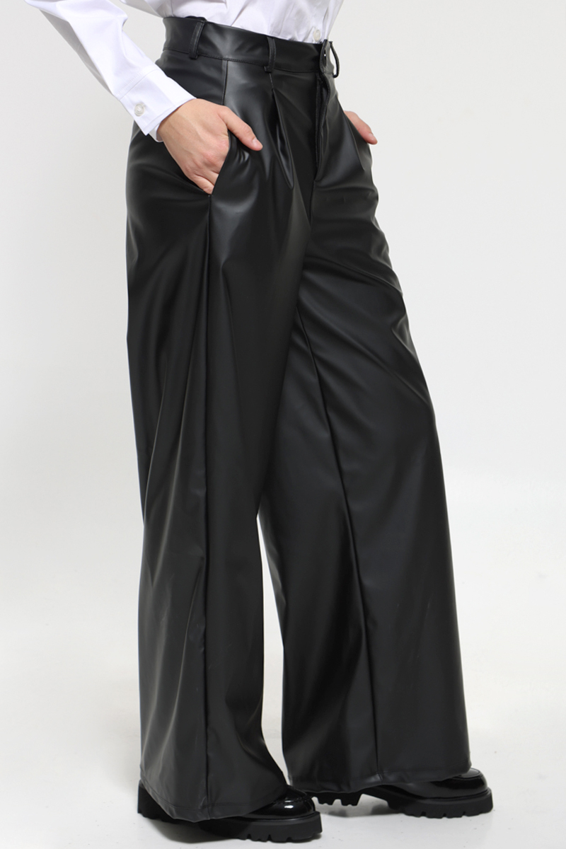 BLACK LEATHER LOOK WIDE LINE PANTS