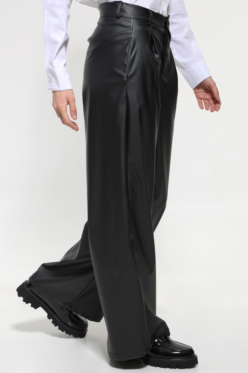 BLACK LEATHER LOOK WIDE LINE PANTS