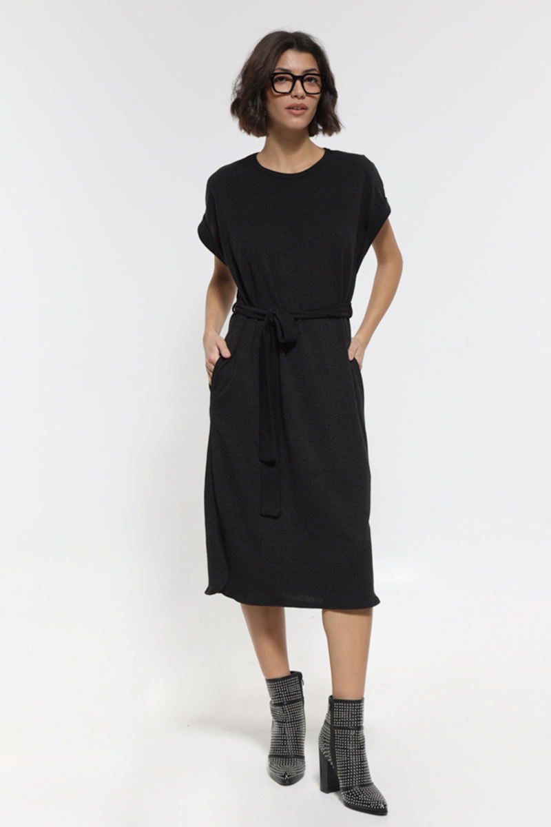 SLEEVELESS MIDI BLACK DRESS WITH WAIST BELT