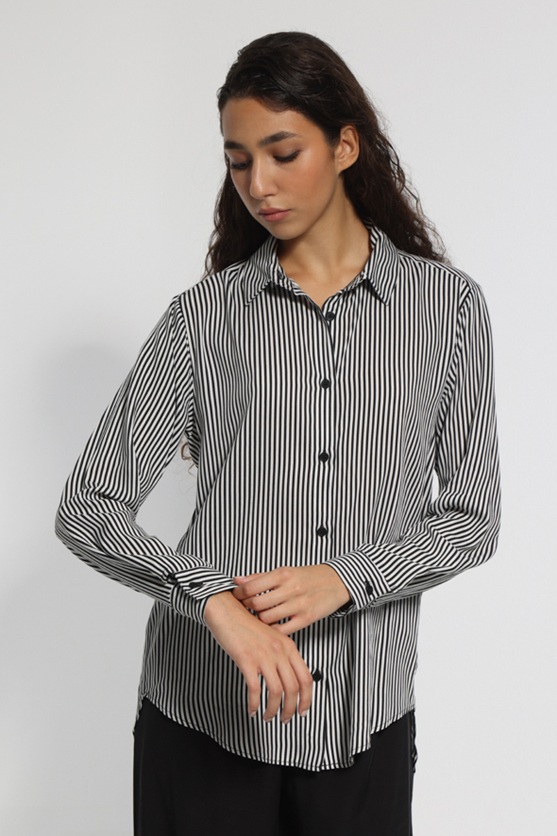 BLACK AND WHITE STRIPED SHIRT