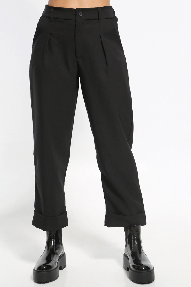 BLACK PANTS IN A STRAIGHT LINE WITH REVERSES