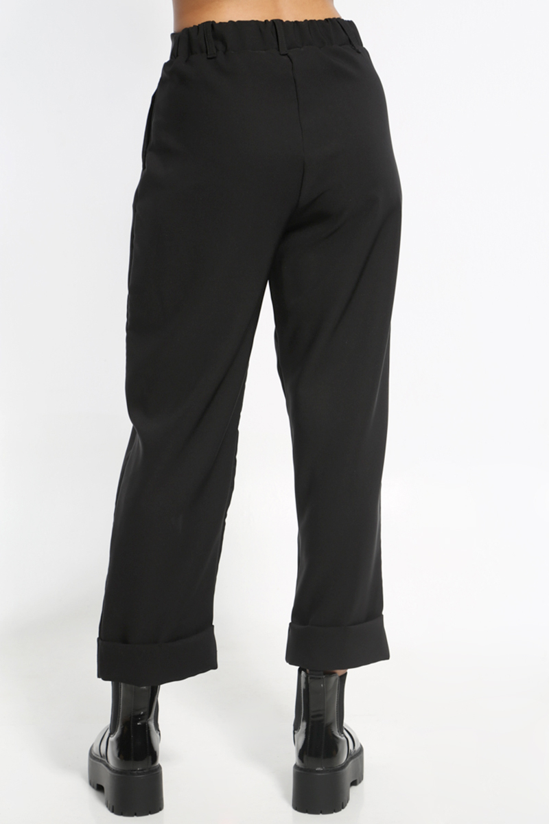 BLACK PANTS IN A STRAIGHT LINE WITH REVERSES