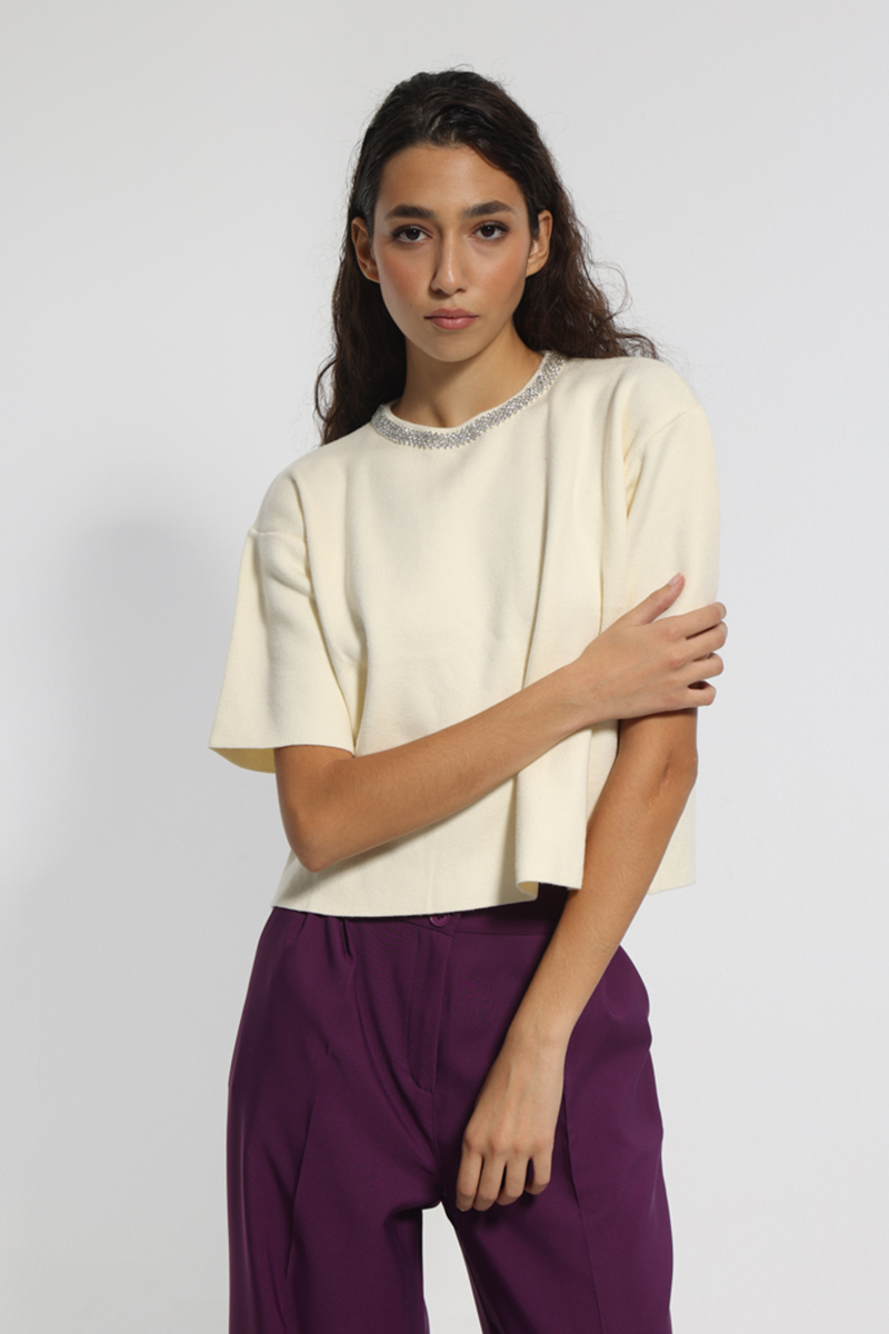 ECRU SHORT SLEEVE KNIT BLOUSE WITH CUT-NECK DETAILS