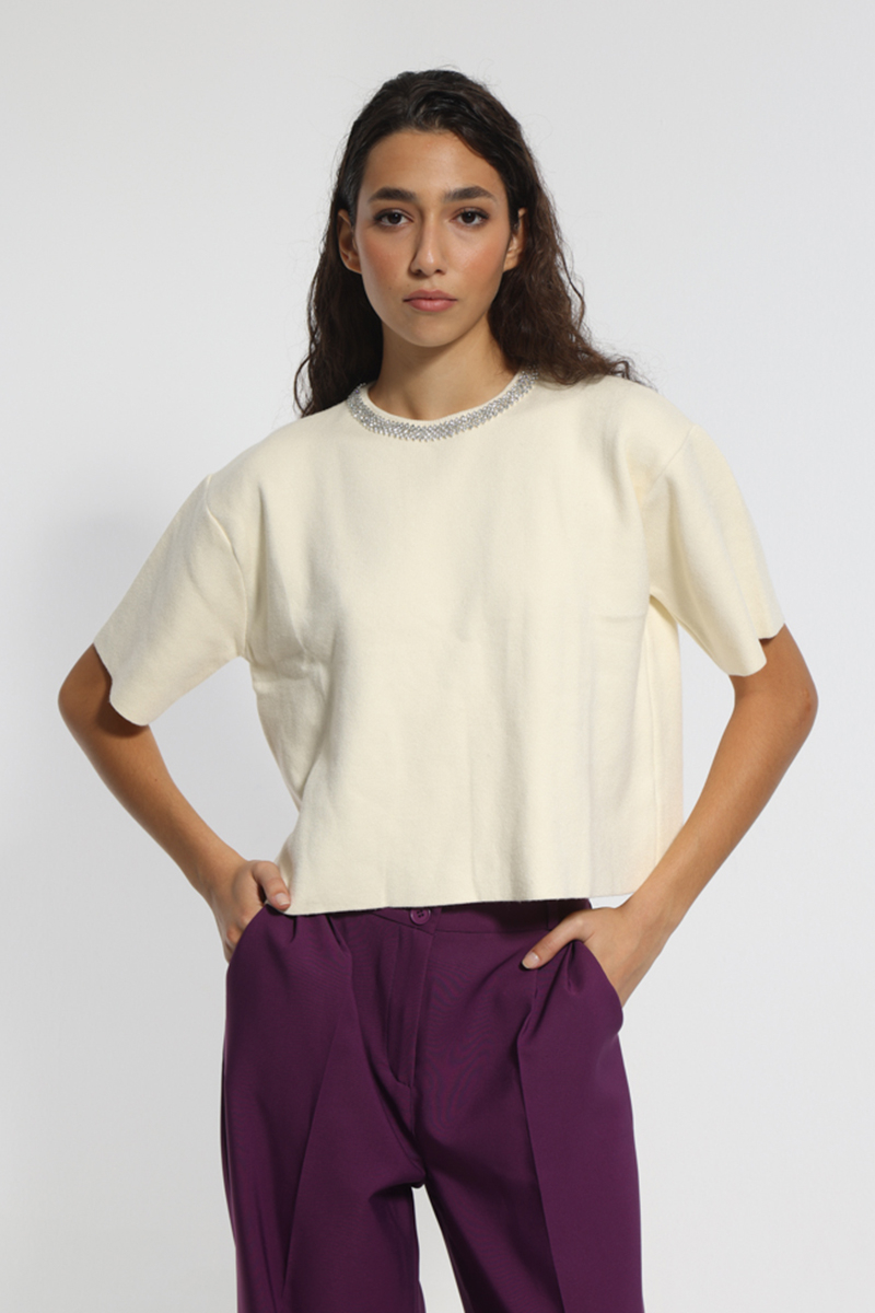 ECRU SHORT SLEEVE KNIT BLOUSE WITH CUT-NECK DETAILS