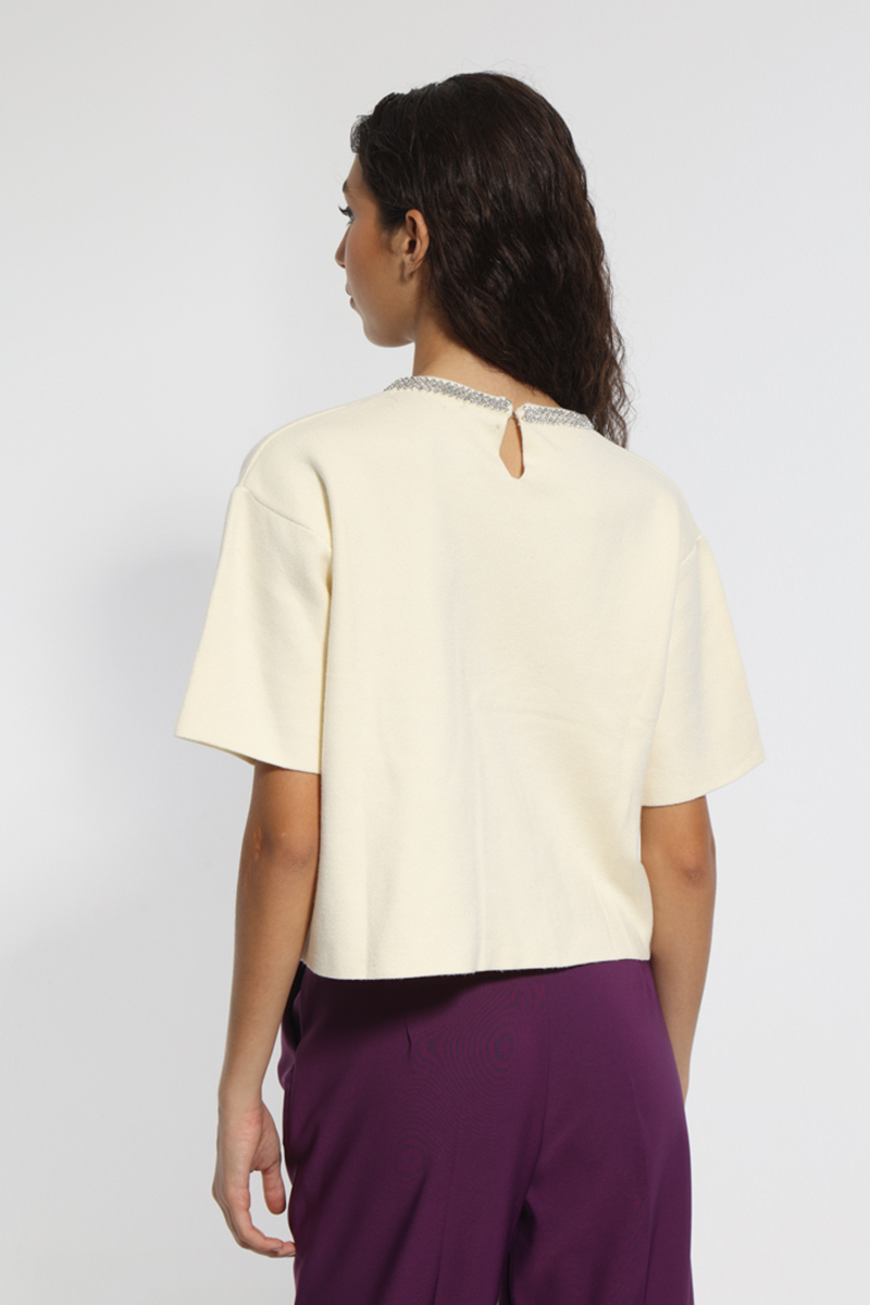 ECRU SHORT SLEEVE KNIT BLOUSE WITH CUT-NECK DETAILS