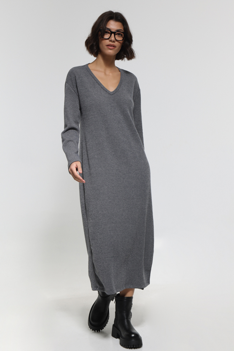 FULL-BODY GRAY LONG-SLEEVED V-NECK DRESS