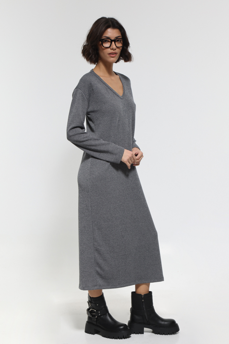 FULL-BODY GRAY LONG-SLEEVED V-NECK DRESS