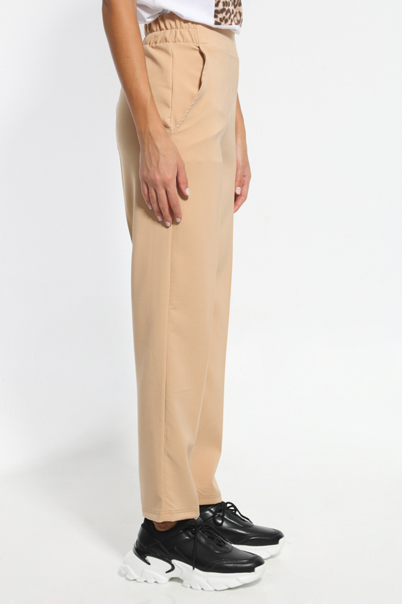 STRAIGHT LINE PANTS IN CAMEL COLOR