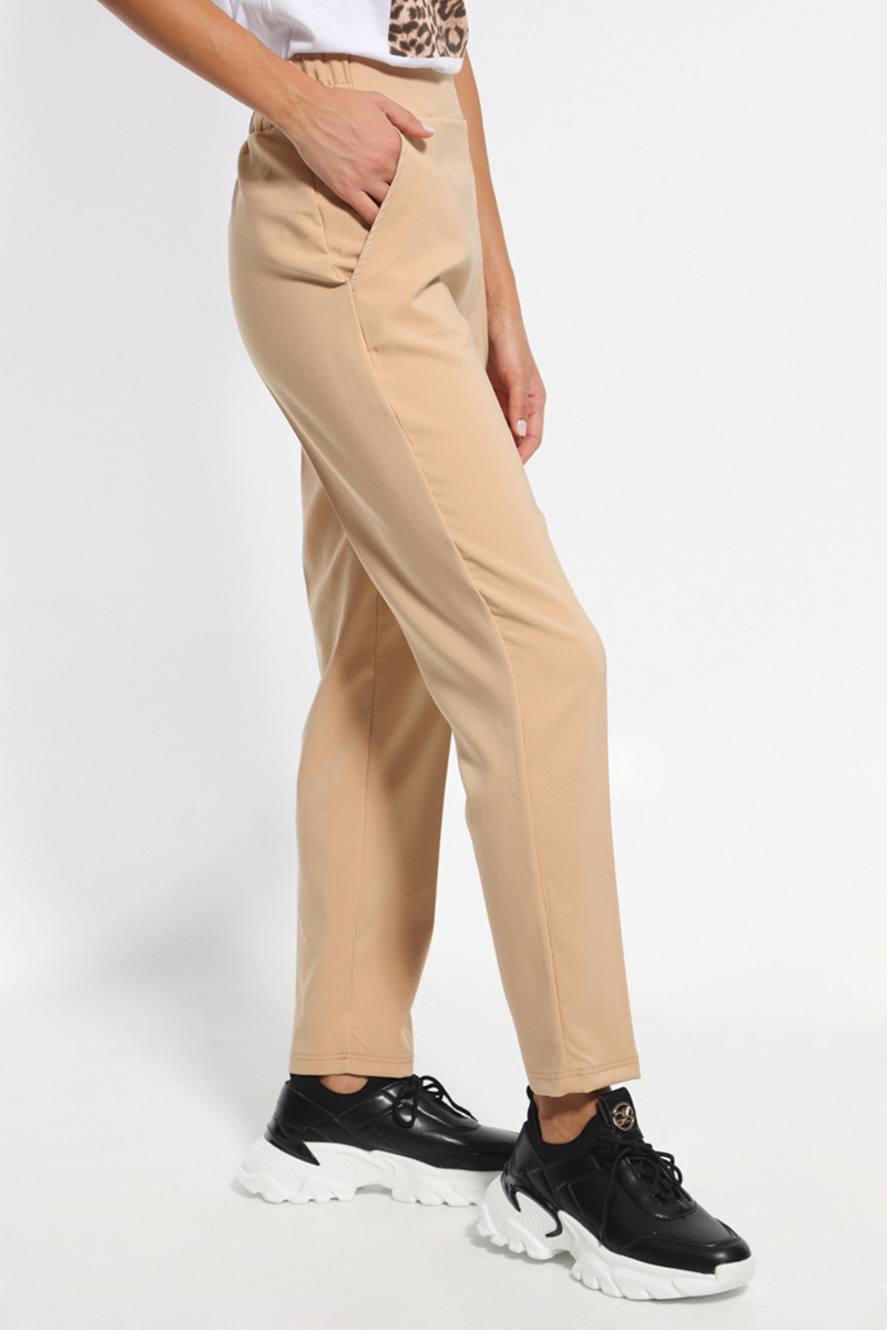 STRAIGHT LINE PANTS IN CAMEL COLOR