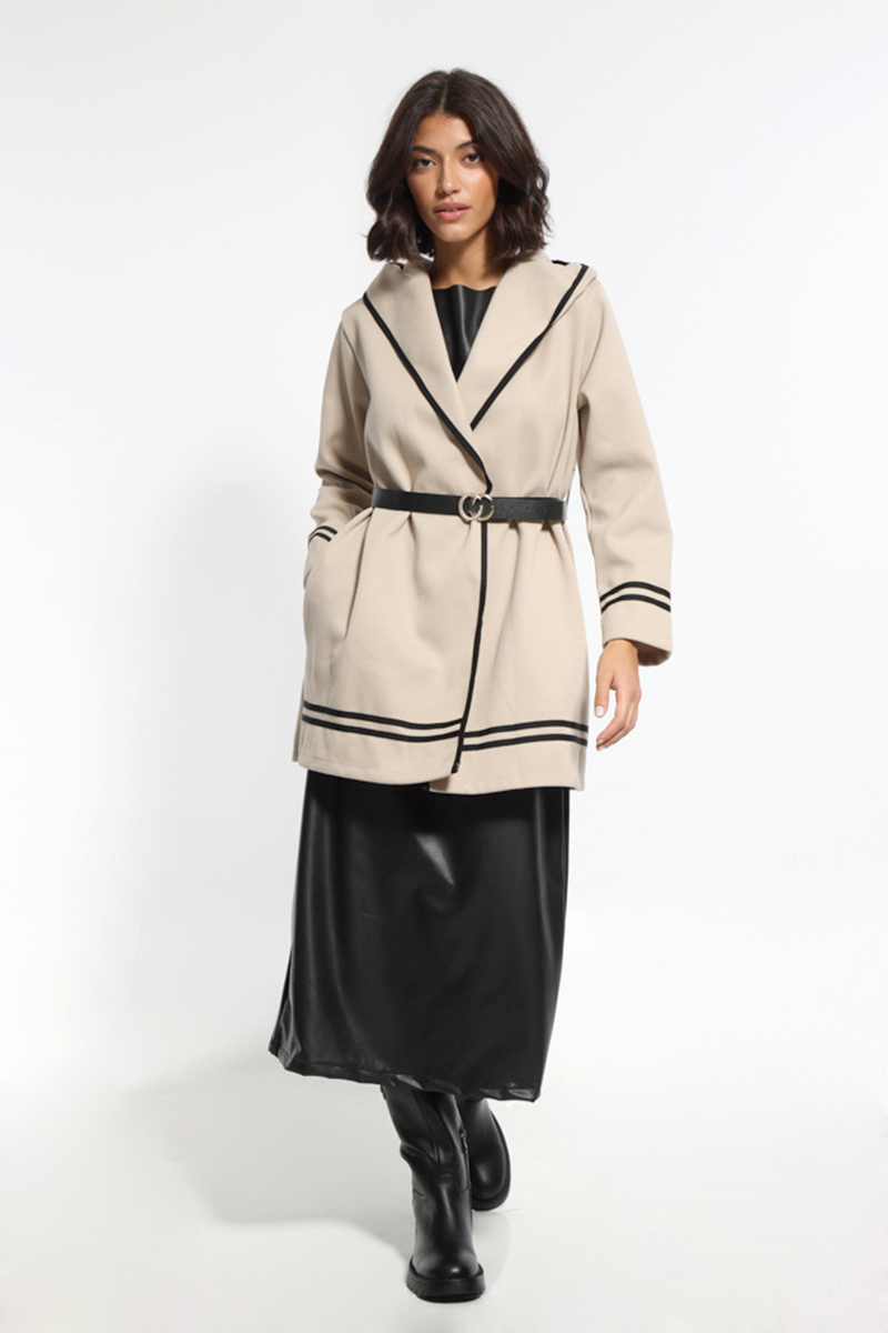 BEIGE SHORT COAT WITH WAIST BELT AND HOOD