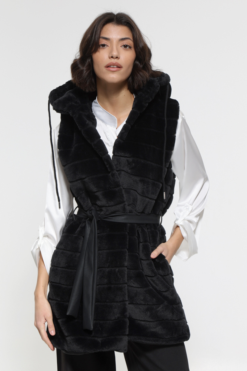 BLACK SLEEVELESS FUR JACKET WITH WAIST TIE AND HOOD