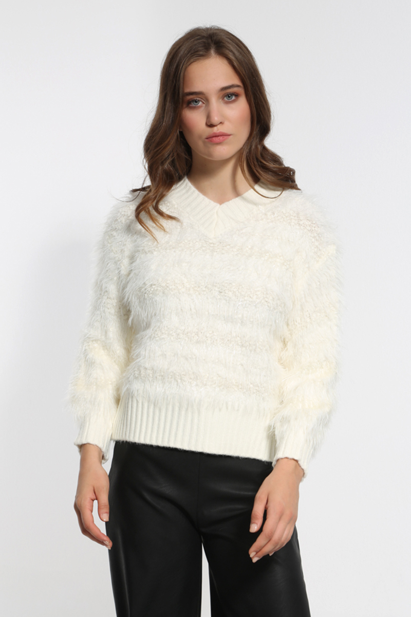 WHITE V-NECK SWEATER