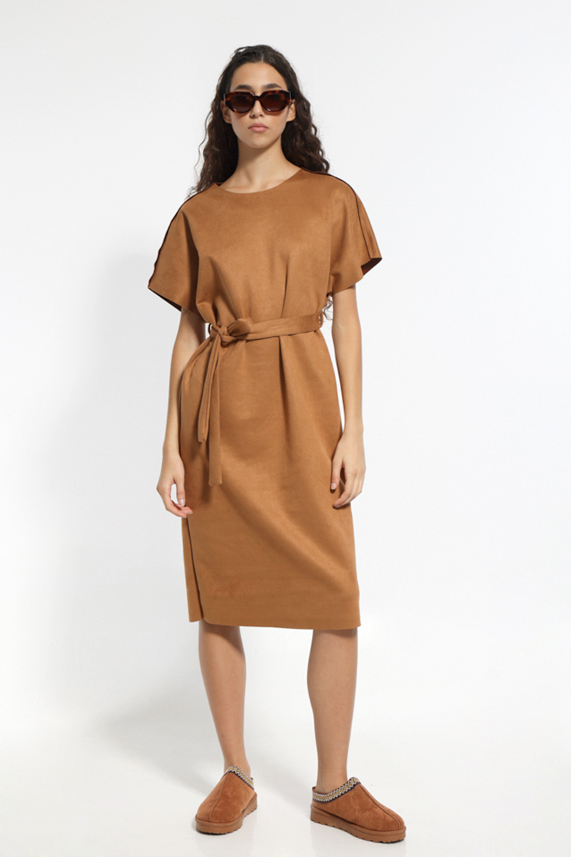 SHORT SLEEVED BROWN DRESS WITH WAIST BELT