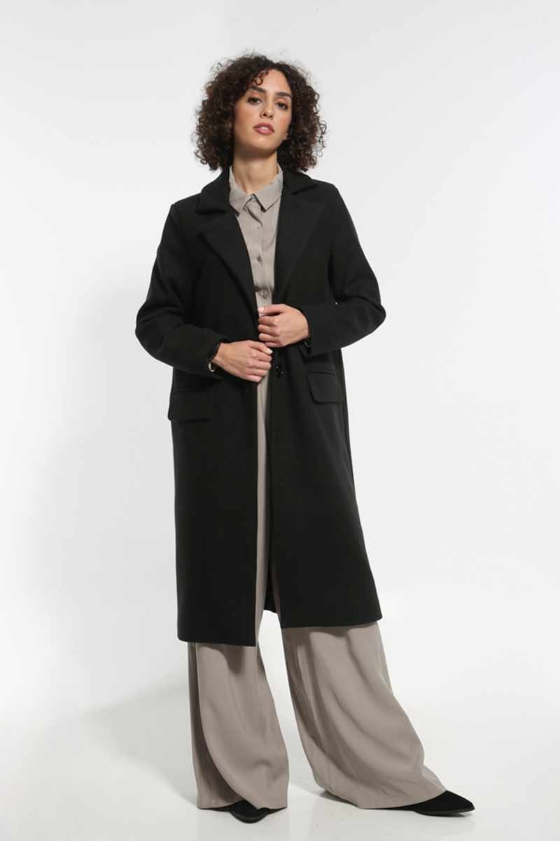 LONG BLACK COAT WITH BUTTONS