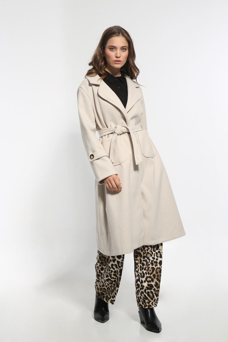 LONG BLACK COAT WITH WAIST BELT