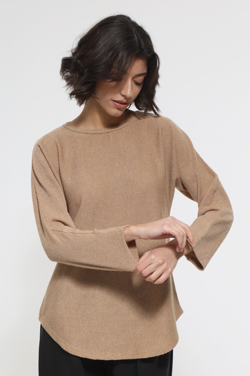 LONG SLEEVE BLOUSE IN CAMEL COLOR