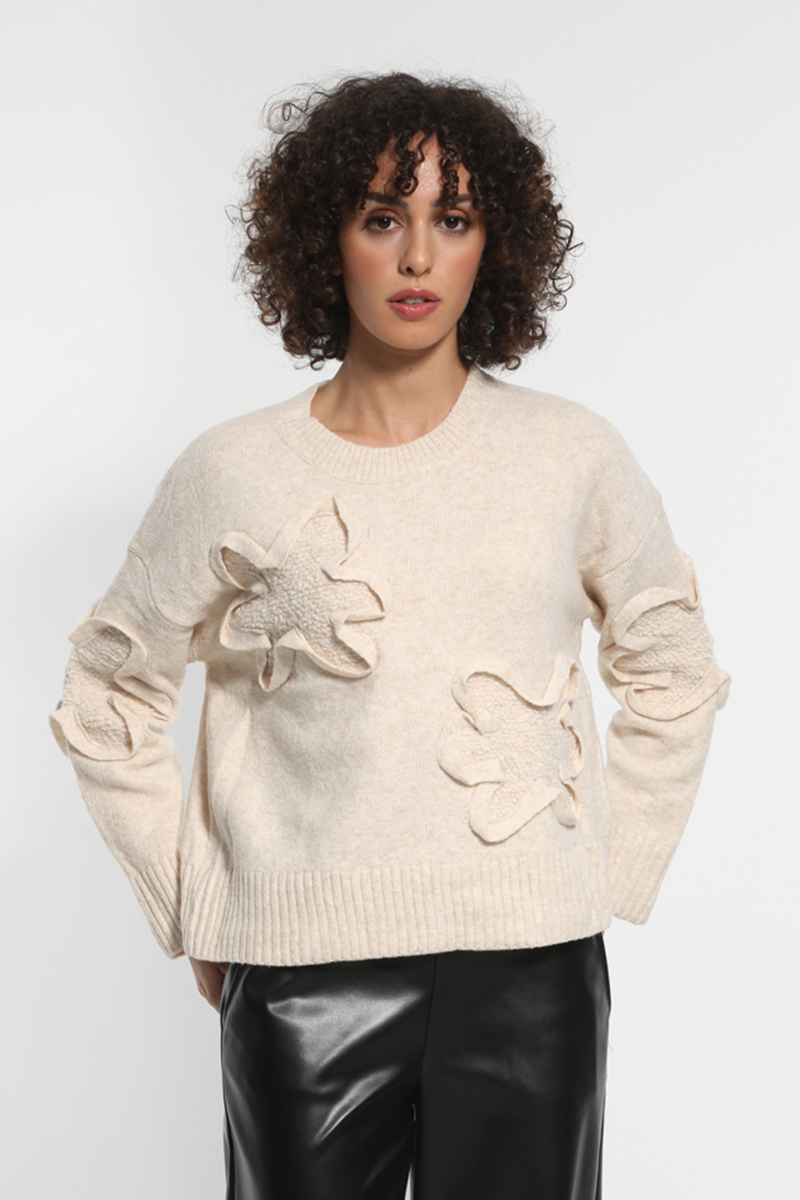 BEIGE SWEATER WITH PATTERNS