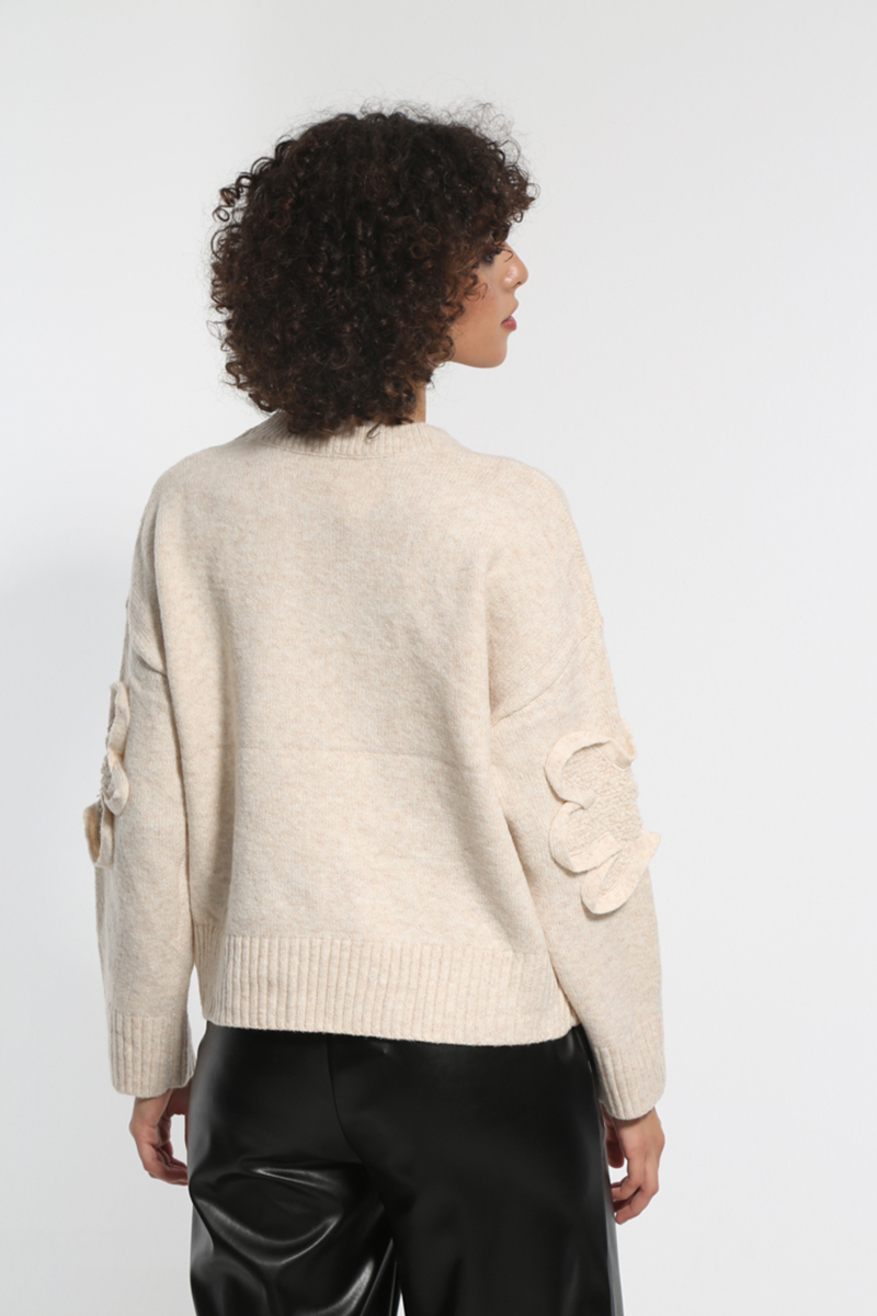 BEIGE SWEATER WITH PATTERNS