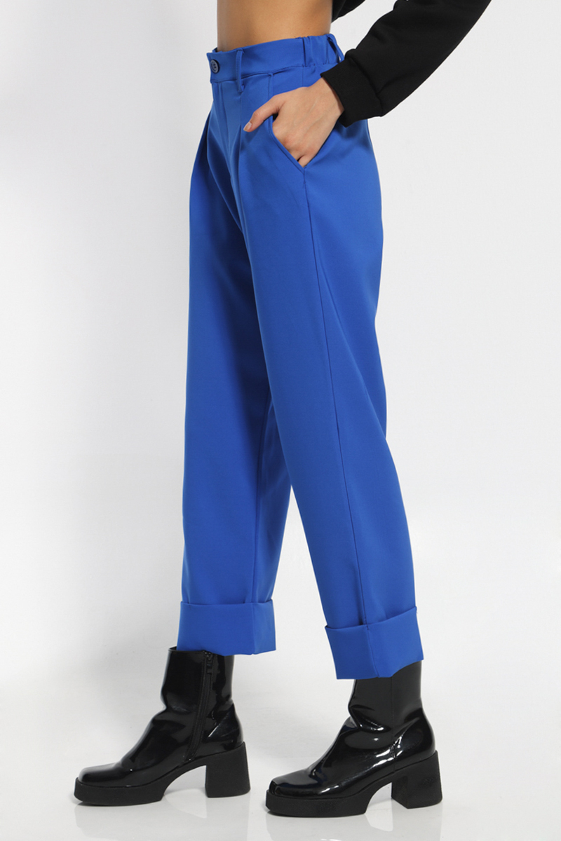 ROYAL BLUE PANTS IN A STRAIGHT LINE WITH REVERSES