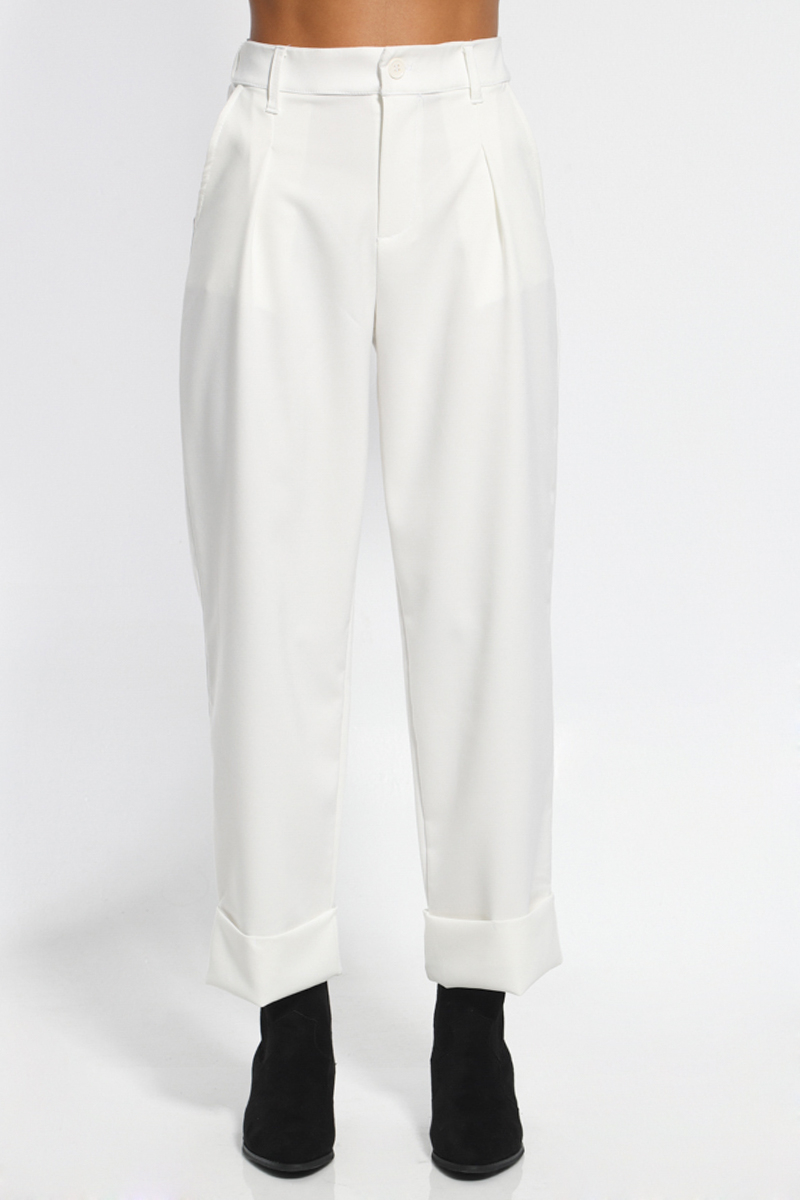 WHITE PANTS IN A STRAIGHT LINE WITH REVERSES