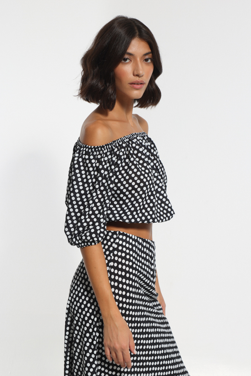 SHORT-SLEEVED SPOTTED TOP