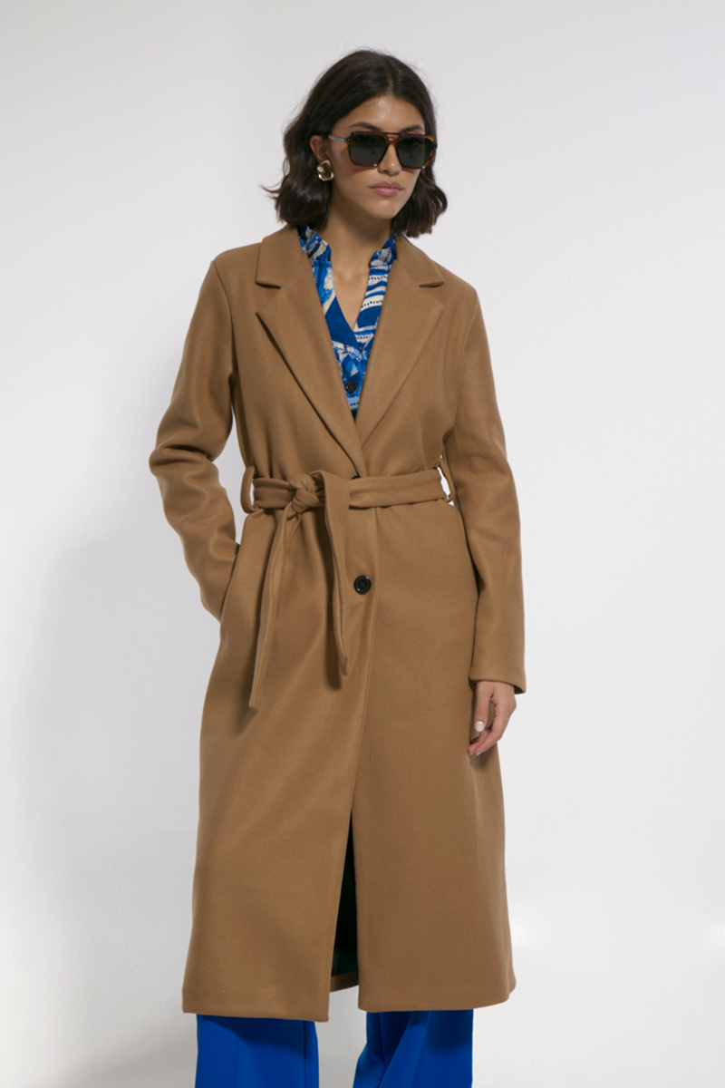 CAMEL COAT WITH WAIST BELT AND POCKETS