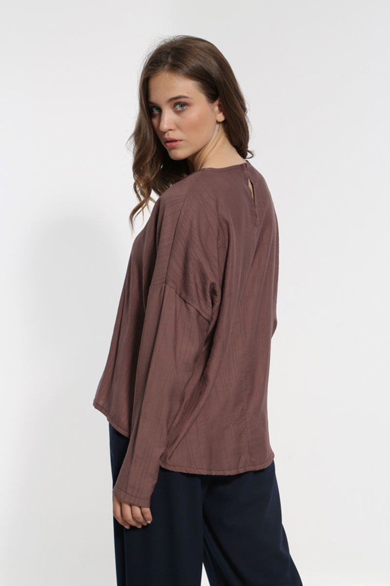 COMFORTABLE BROWN LONG SLEEVED BLOUSE