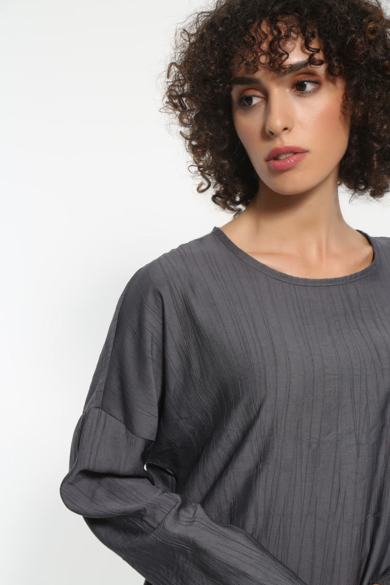 COMFORTABLE GRAY LONG SLEEVED BLOUSE