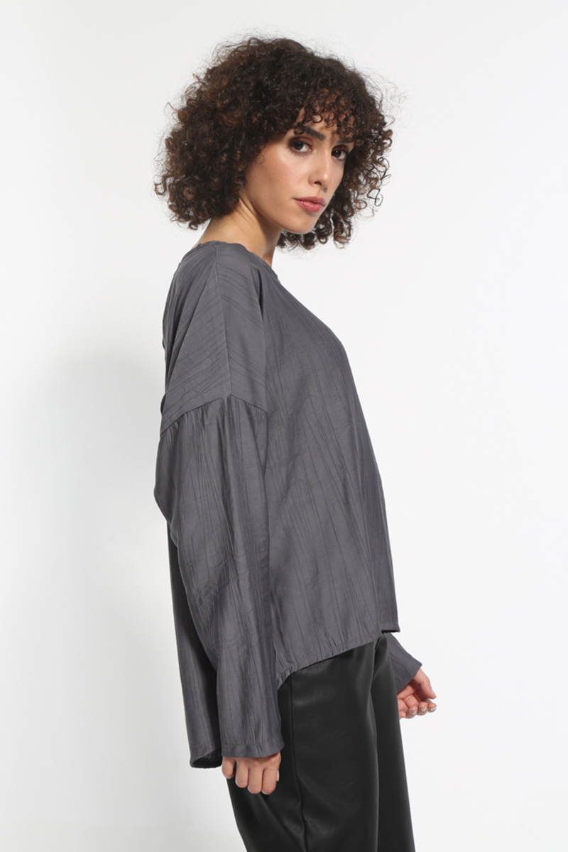 COMFORTABLE GRAY LONG SLEEVED BLOUSE