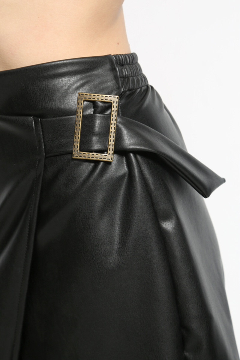 BLACK LEATHER LOOK SHORTS WITH A TIE