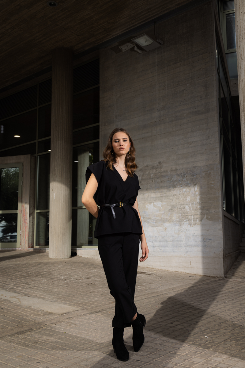 BLACK SUIT WITH SHORT-SLEEVED T-SHIRT AND PANTS