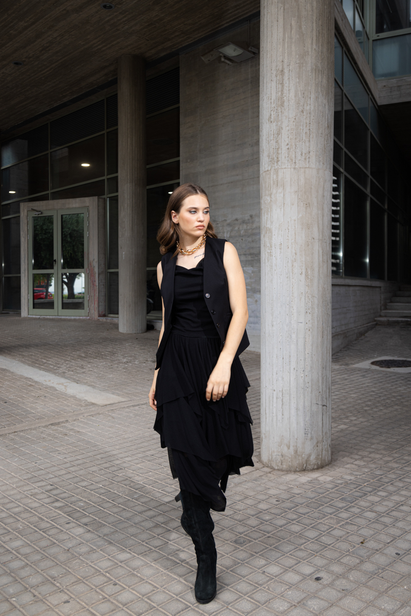 ASYMETRICAL MIDI BLACK SKIRT