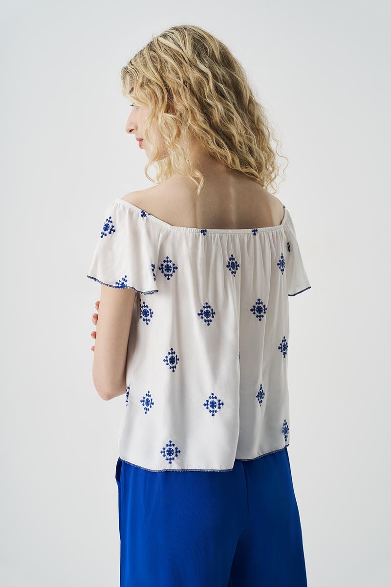 OPEN BLOUSE WITH BLUE EMBROIDERY