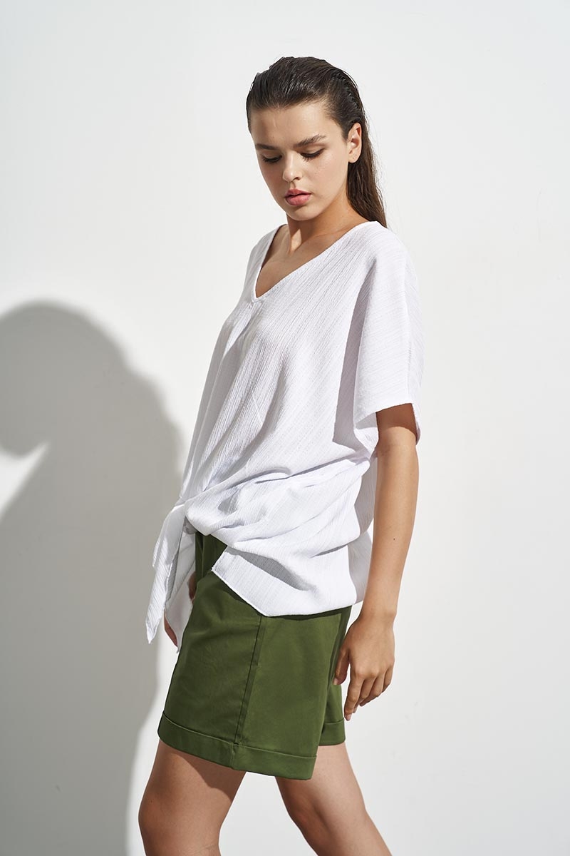 SHORT SLEEVE BLOUSE, OF RAYON AND LINEN