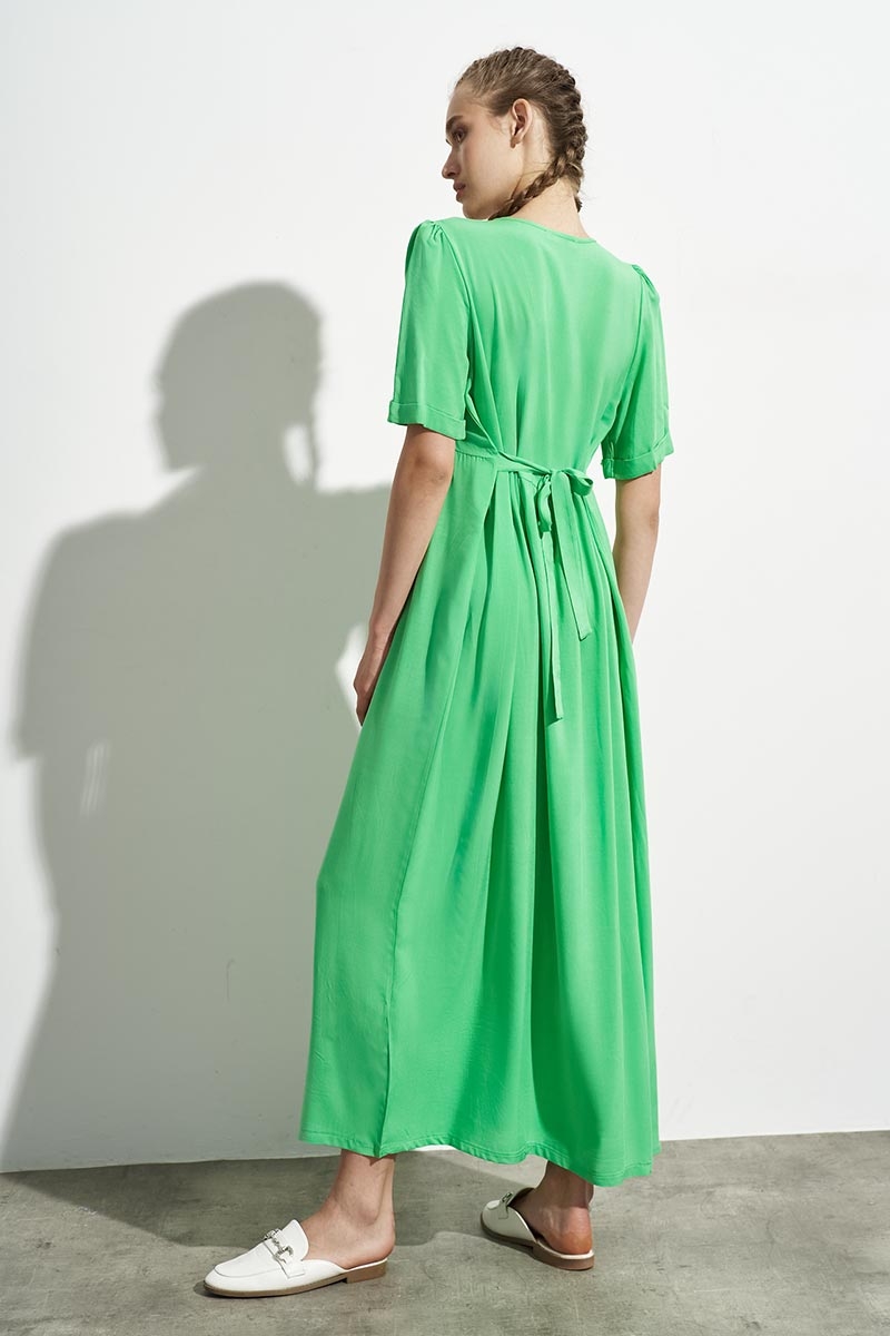 V-NECK MAXI DRESS AND TIE BACK GREEN