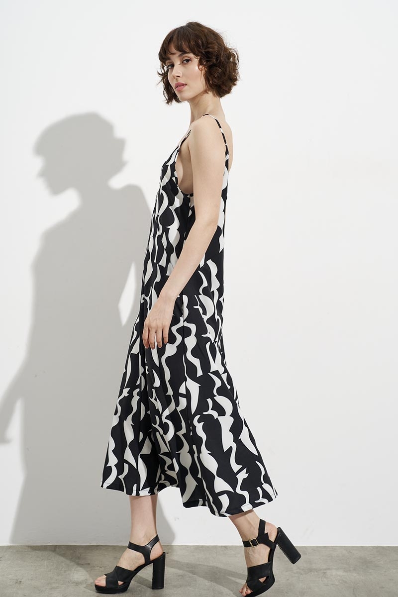 A-LINE DRESS WITH BRACES, WITH POCKETS, BLACK & WHITE