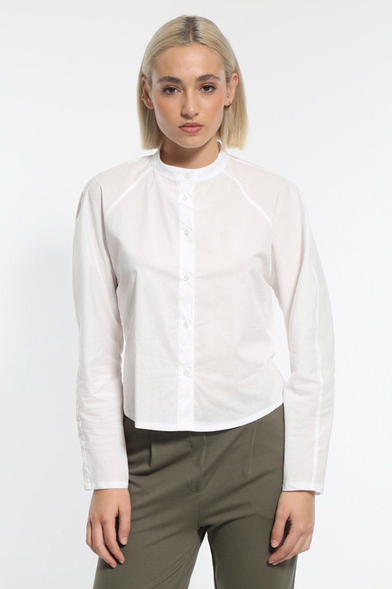 WHITE SHIRT WITH A TIE AT THE WAIST WITHOUT A COLLAR