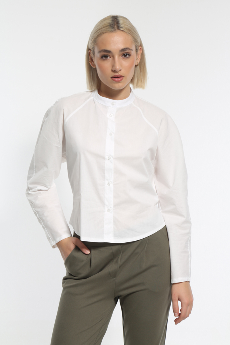 WHITE SHIRT WITH A TIE AT THE WAIST WITHOUT A COLLAR