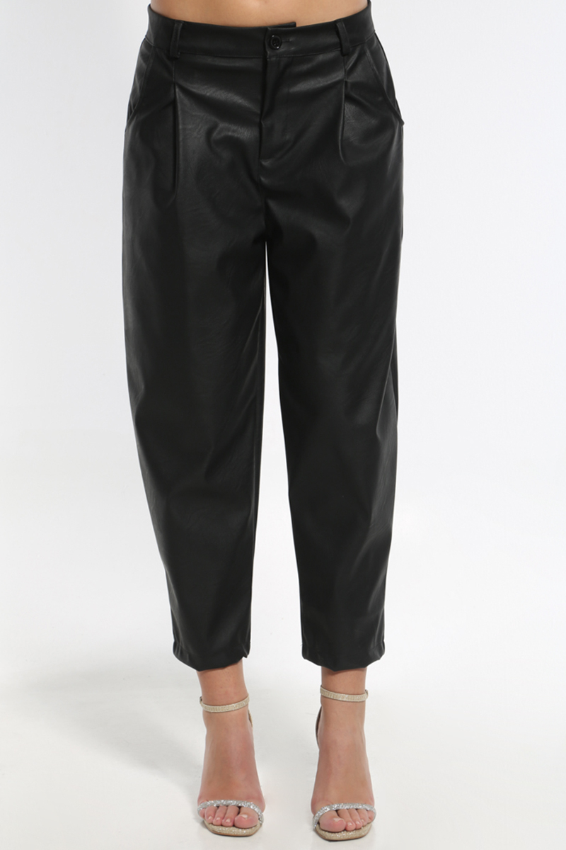 LEATHER LOOK BLACK PANTS IN A STRAIGHT LINE