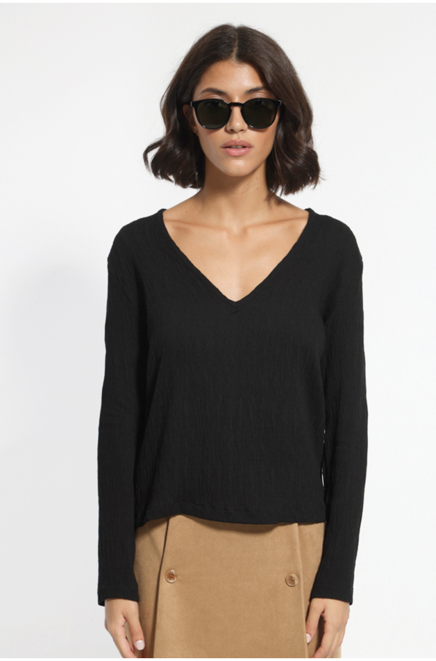 BLACK V-NECK LONG SLEEVE BLOUSE